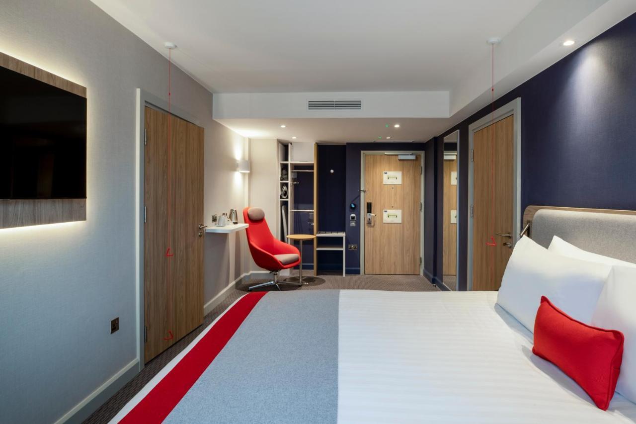 Holiday Inn Express Cambridge West - Cambourne By Ihg Exterior photo