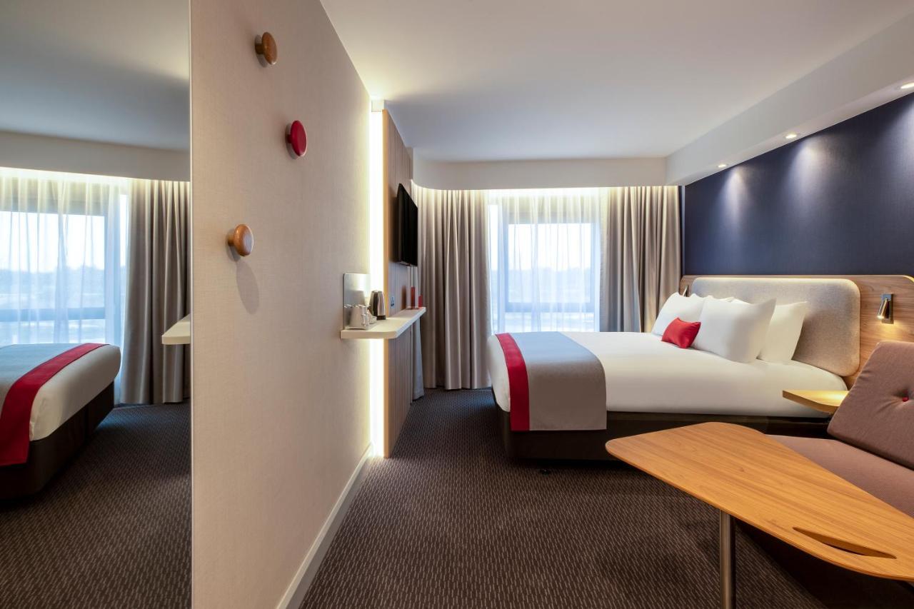 Holiday Inn Express Cambridge West - Cambourne By Ihg Exterior photo