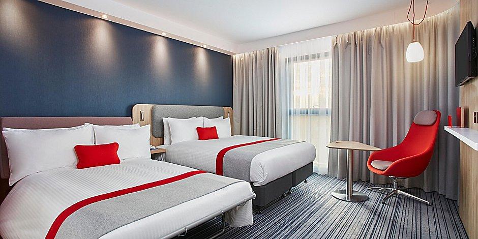 Holiday Inn Express Cambridge West - Cambourne By Ihg Exterior photo